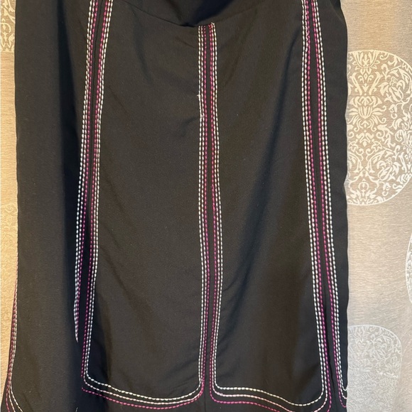 Dress Barn Women’s  Skirt with Pink and White Stitching Size 14 Fast Shipping - Picture 1 of 5